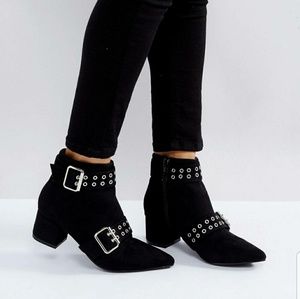 Pointed Toe Double buckle bootie